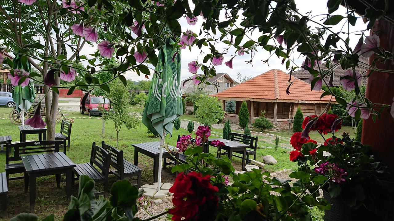 Satul Traditional Runcu  Exterior foto